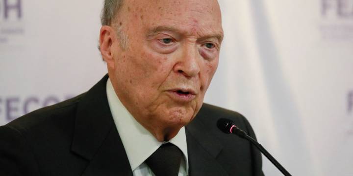 Alejandro Gertz Manero presentó al Senado su renuncia a la FGR