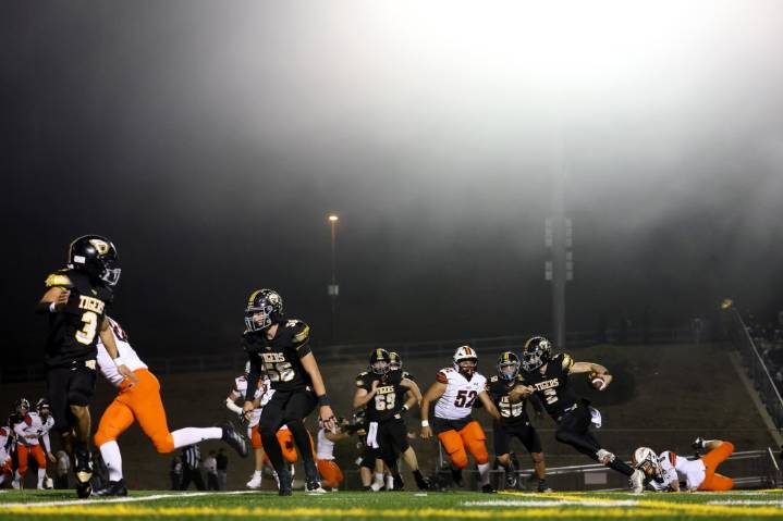 High school football 2025: Friday’s Week 11 scores, Saturday’s schedule