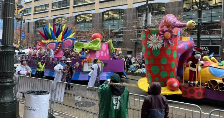 Detroit Evening Report: Thanksgiving Day parade