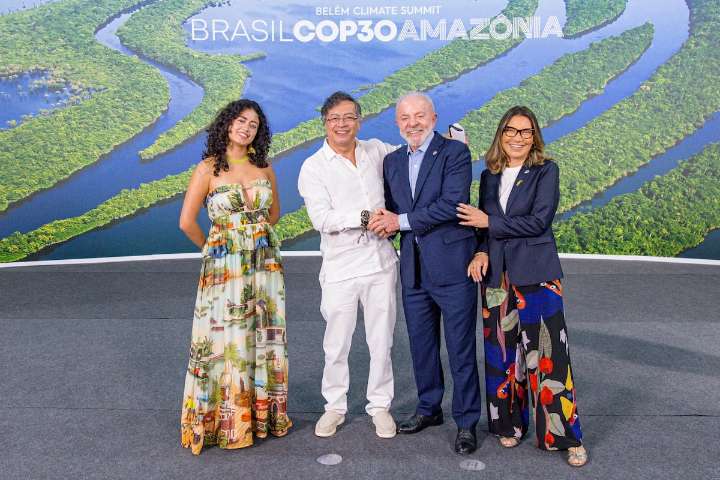 Petro remata una ofensiva diplomática con la cumbre Celac