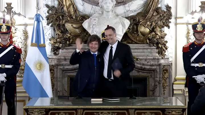 Adorni juró como jefe de Gabinete