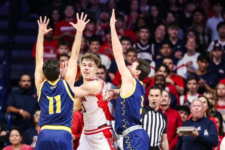 Deadspin | Freshman Dwayne Aristode, No. 5 Arizona race past Northern Arizona