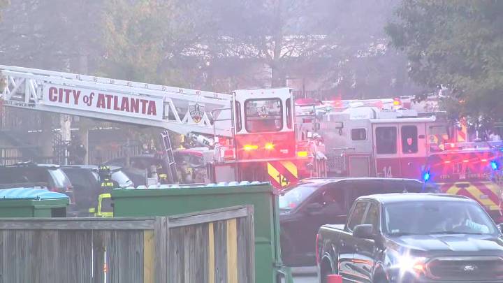 Atlanta firefighters respond to second apartment fire Thursday morning