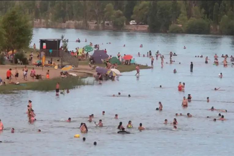 Un hombre murió ahogado al ingresar a un sector no habilitado del río Limay