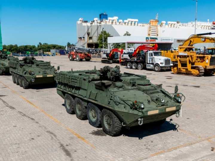 Llegaron de Estados Unidos los primeros blindados de guerra Stryker 8x8 comprados para el Ejército argentino