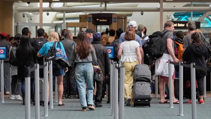 EEUU disminuirá un 10% la actividad en 40 aeropuertos por el cierre del Gobierno