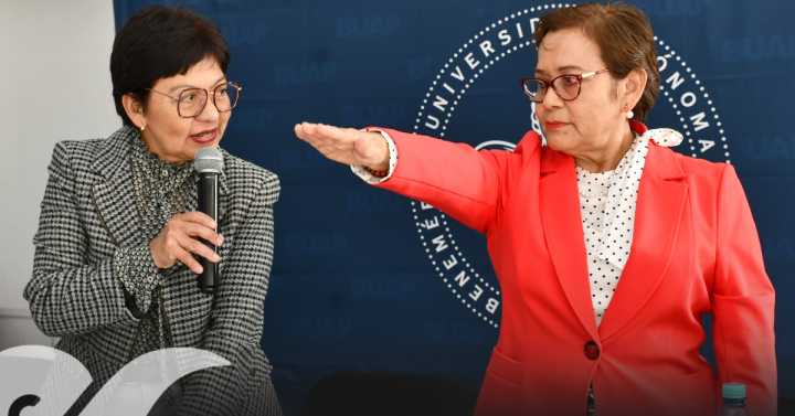 Lilia Cedillo toma protesta a Irma García como directora de Preparatoria 2 de Octubre de 1968