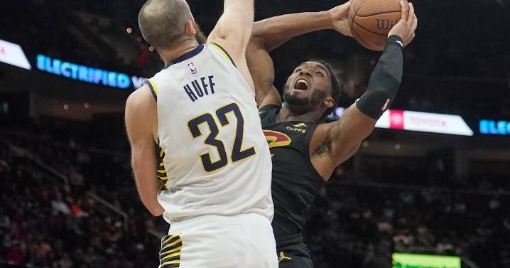 Donovan Mitchell scores 37 points, takes over in 3rd in Cavaliers' 120