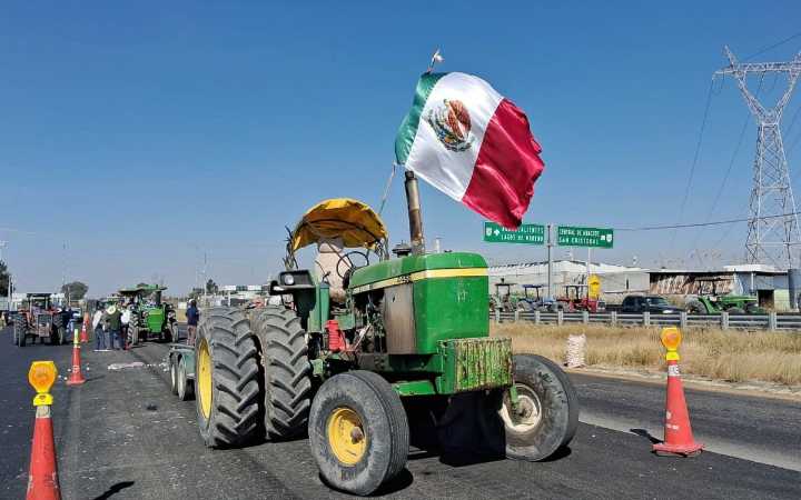 Gobierno de México llama al diálogo a transportistas y agricultores tras amague de bloqueos