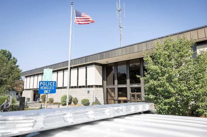 Springfield City Council OKs bond for police body-worn cameras, stun guns, software