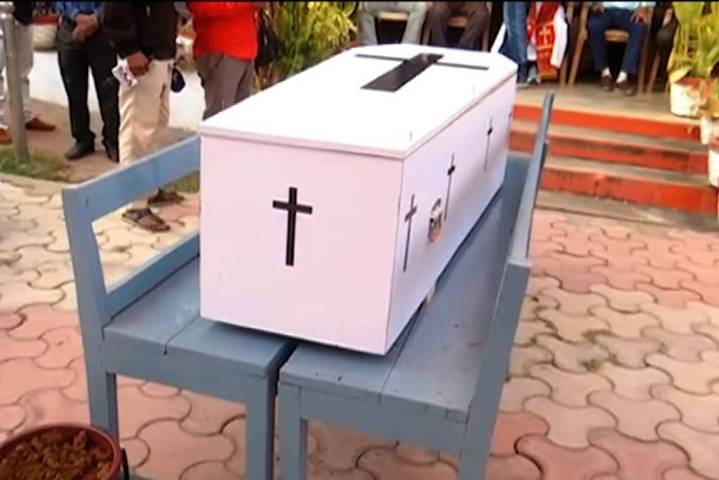 Popular Odia singer Humane Sagar laid to rest in Titilagarh