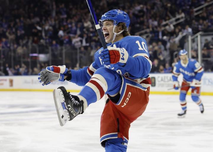 Artemi Panarin surges to top of Rangers' goals, points leaderboards