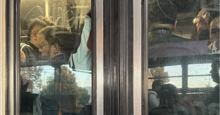 Manifestaciones y desfile provocan cierre de estaciones en el Metro de la Ciudad de México