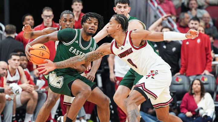 Louisville basketball routs Eastern Michigan with balanced effort