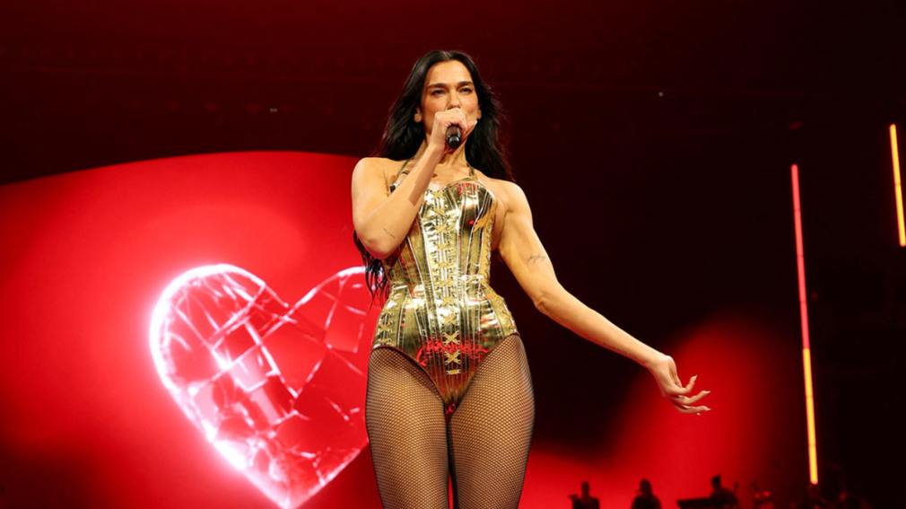Dua Lipa emocionó a todos al cantar “De Música Ligera” de Soda Stereo ante un River repleto