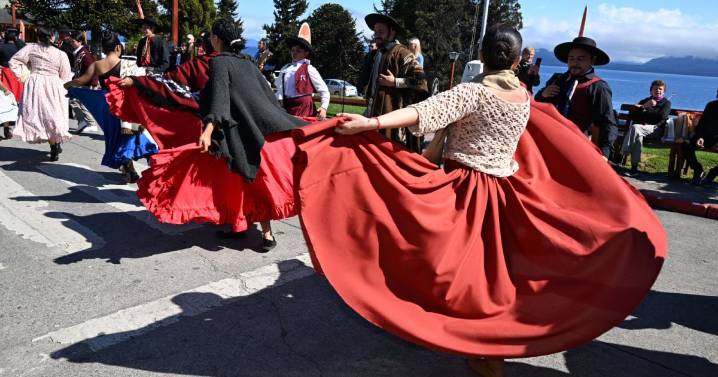Bariloche celebró el Día de la Tradición con danza en el Centro Cívico