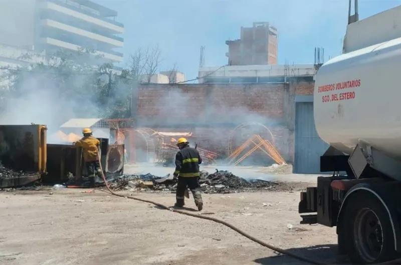 Temor en plena avenida Roca por un incendio en los contenedores
