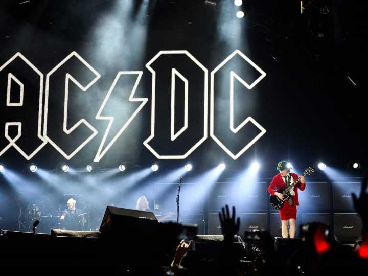 Sólo para fanáticos: ¿Qué significa AC/DC y por qué la banda eligió ese nombre?