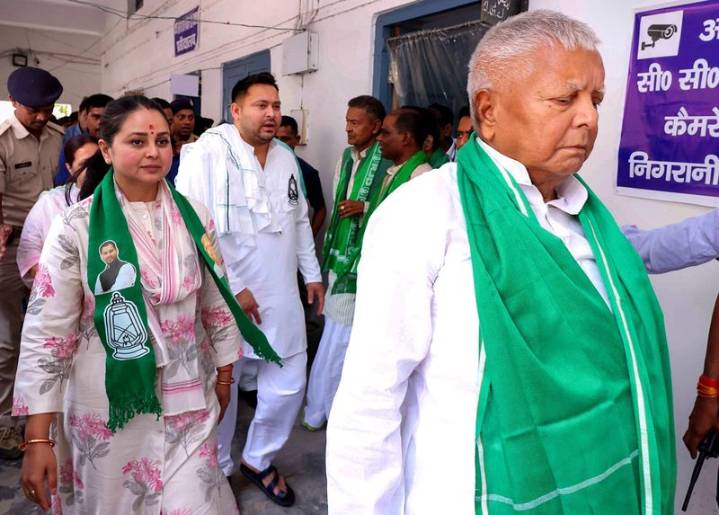 'Kal mujhe gaaliyon ke saath': Lalu's daughter Rohini recounts 'abuse' over kidney as family feud deepens