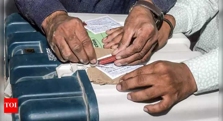 Bihar Chapra Election Results 2025 Highlights: Chhoti Kumari of the BJP and Shatrughan Kumar of the RJD in a battle for supremacy