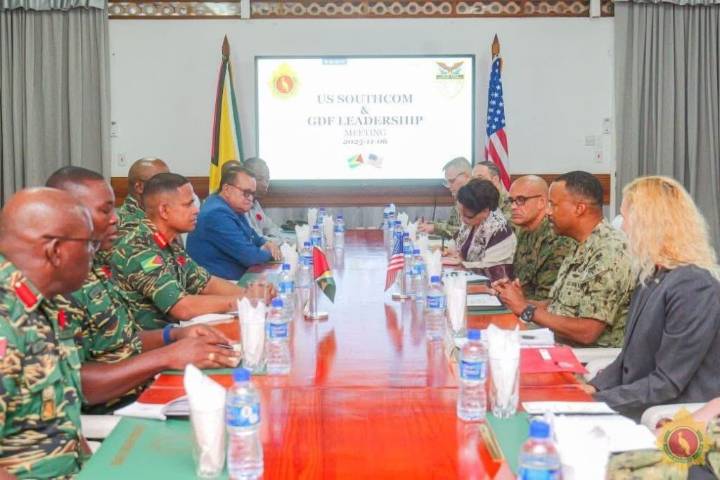 Jefe del Comando Sur de EE.UU. visita Guyana en medio de...