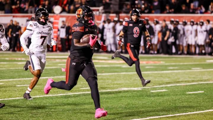 Utes dominate #17 Cincinnati in 45