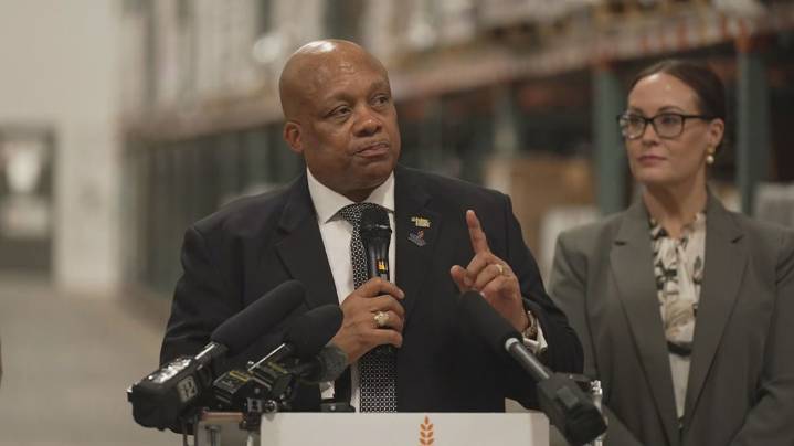 JCPS partnering with Dare to Care for district wide food, fund drive