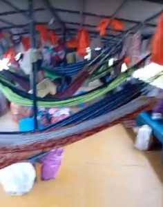 SECUESTRAN EMBARCACIONES Y PASAJEROS EN EL RÍO CORRIENTES