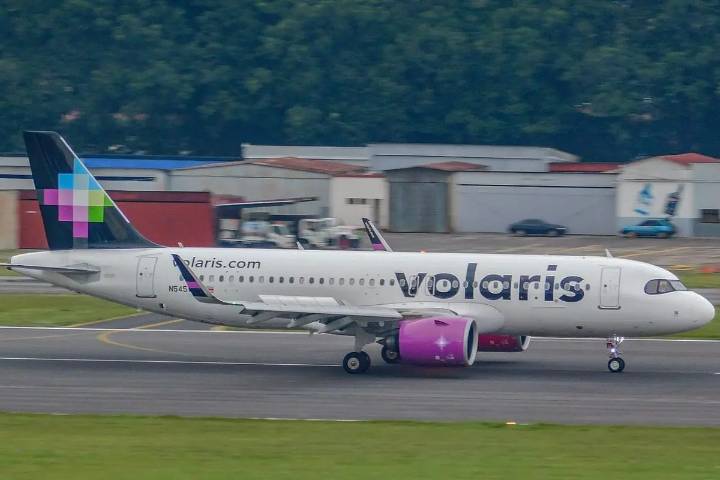 Volaris anuncia cancelaciones y retrasos en varios de sus vuelos para el fin de semana