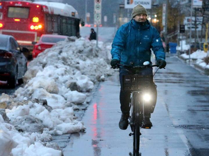 Enthusiastic cyclists gear up for another Ottawa winter