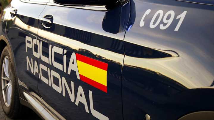 Un herido grave tras recibir dos puñaladas en una plaza del Centro de Granada