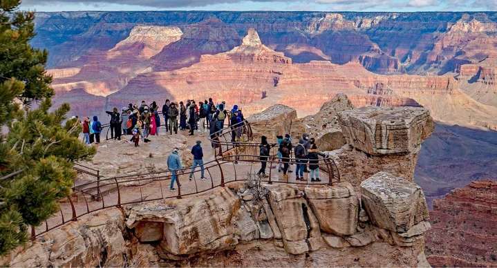 Trump impondrá impuesto de 100 dólares a turistas extranjeros que visiten parques nacionales de EEUU a partir de 2026