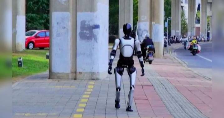 Robot humanoide chino gana récord Guinness tras caminar más de 100 km