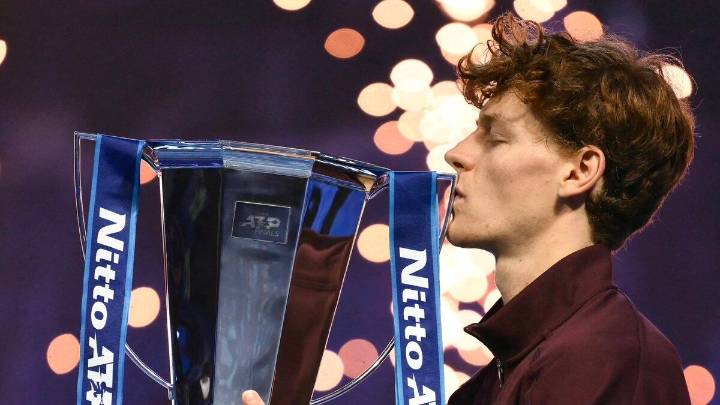 Jannik Sinner venció a Carlos Alcaraz y se consagró campeón del ATP Finals