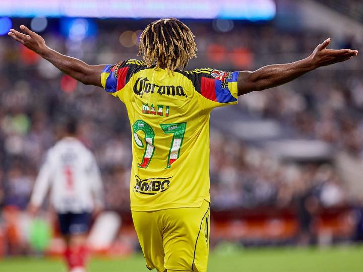 Allan Saint-Maximin le da la espalda a Haití