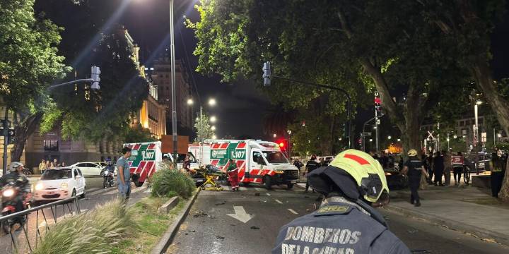 Tragedia en Monserrat: murieron dos personas y hay dos heridos de gravedad tras un fuerte choque