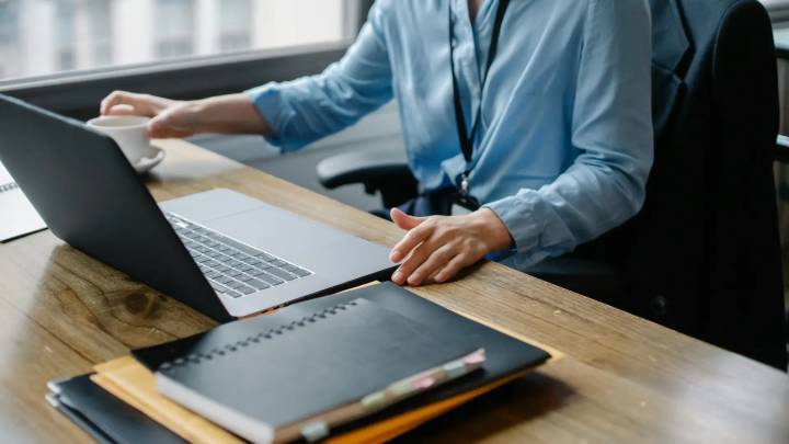 Alertan de posibles estafas a establecimientos con las licencias y el pago a proveedores