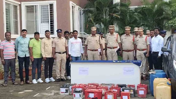 Gang Stealing Diesel, Batteries From Jio Towers Busted