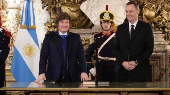 Gobierno disolvió la Secretaría de Medios y la integrará a la Jefatura con Adorni