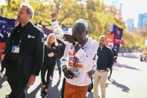 Eliud Kipchoge unveils plan to run 7 marathons on 7 continents