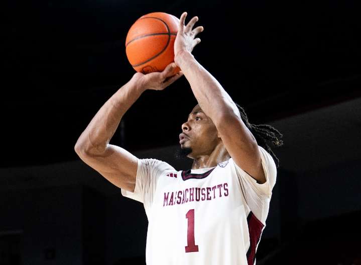 UMass’ 51-point first half lifts Minutemen to win vs. Central Connecticut State