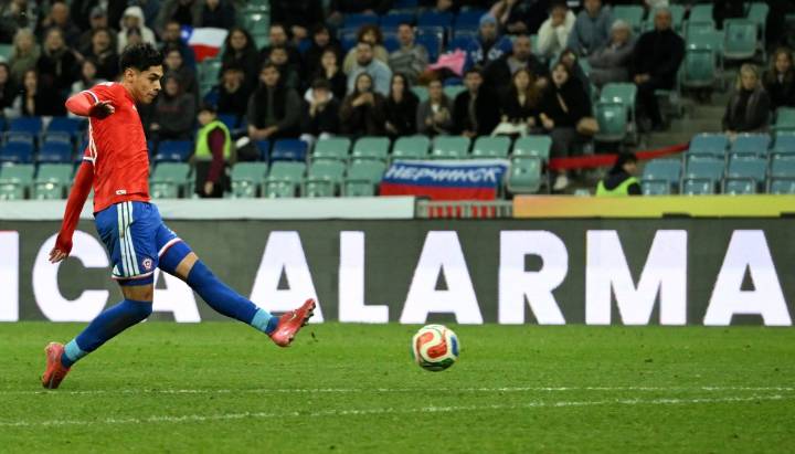 En Dinamarca se rindieron ante Osorio tras golazo por Chile: "Jugador estrella"