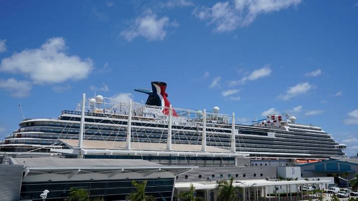 Speculation intensifies in the death of a Florida high schooler on a cruise