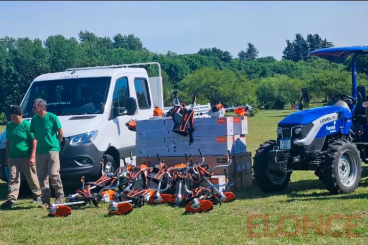 El municipio sumó tractores, camiones, 1.000 contenedores y equipamiento para el Plan Verano