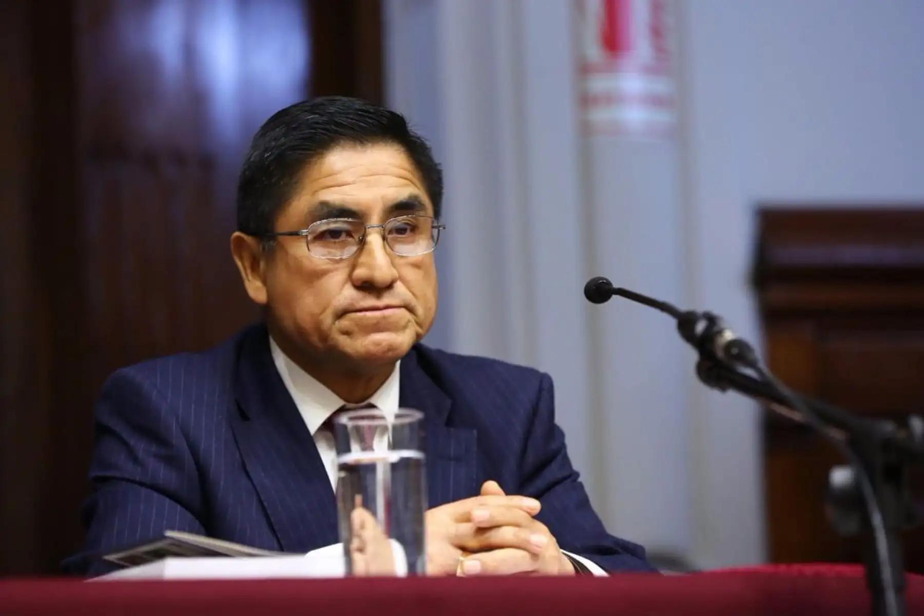 Ejecutivo aprobó la extradición de César Hinostroza para ser procesado en el Perú