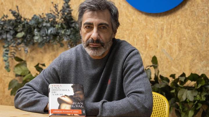 Juan del Val en Zaragoza: "¿Que el Planeta se vende pero no se lee? Cada uno puede decir lo que le dé la gana, aunque sean unas inmensas gilipolleces"