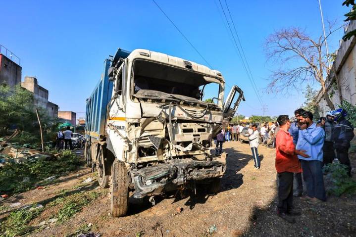 14 dead as dumper truck ploughs into several vehicles in Jaipur