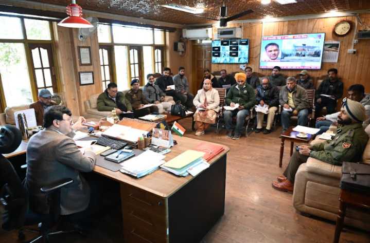 DC Baramulla Chairs District Road Safety Committee Meeting