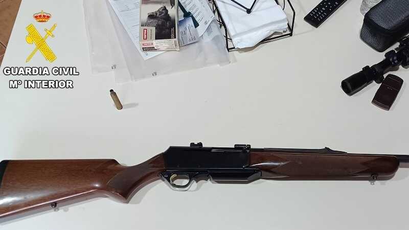 Investigado un vecino de Alpera por la caza ilegal de un ciervo macho en un coto