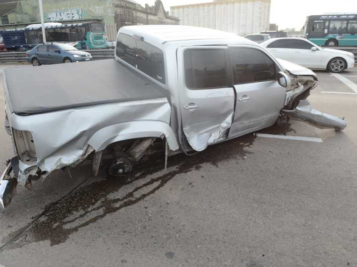 Por qué las ciudades se llenaron de pickups y el riesgo que representa manejar estos vehículos